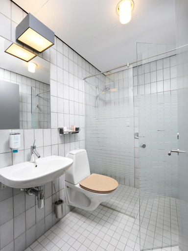 Bathroom 4, Frederik VI's Hotel, Odense