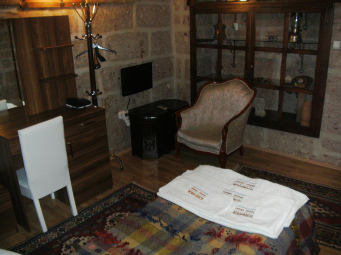 Bedroom 2, Osmanoglu Hotel, Güzelyurt