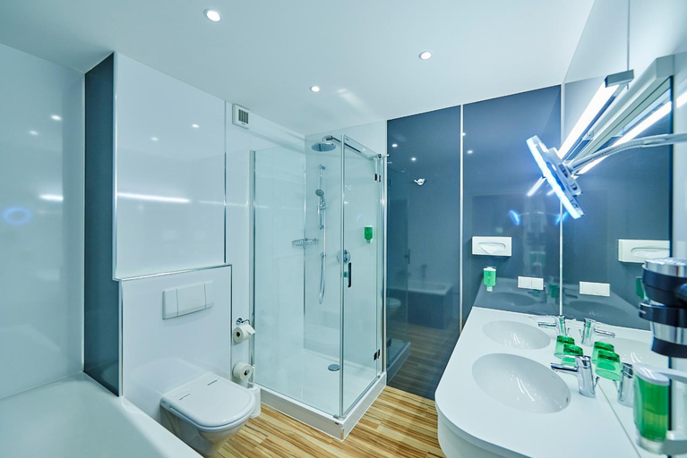 Bathroom 4, Hotel Zipser, Wien