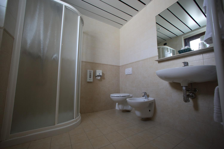 Bathroom 2, Fioroni, Como