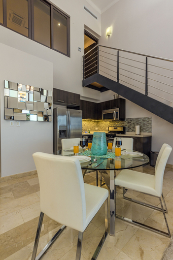 Food & Drinks 4, Palm Aruba Condos