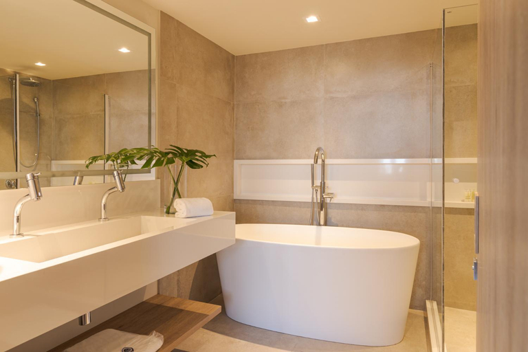 Bathroom 5, Novotel Porto Alegre Airport, Porto Alegre