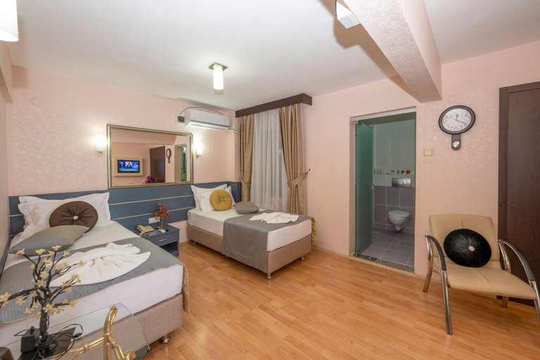 Bedroom 2, Grand Ons Hotel, Fatih