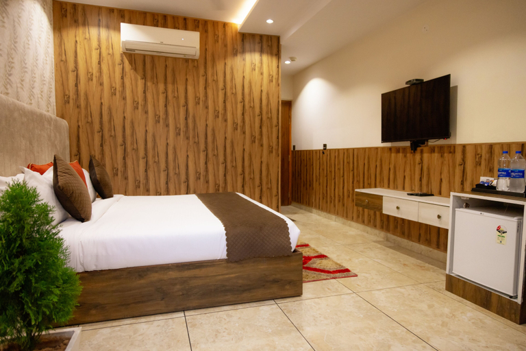 Bedroom 5, Hotel Eminence, Chandigarh