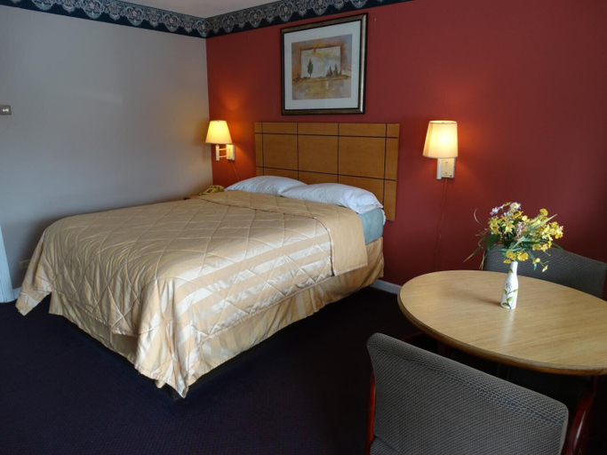 Bedroom 2, Colony Motel, Cook
