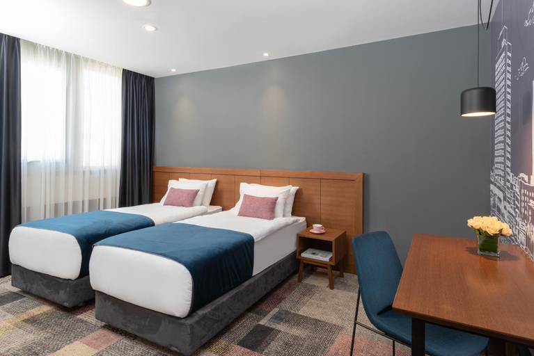 Bedroom 2, Embassy Hotel Tel Aviv