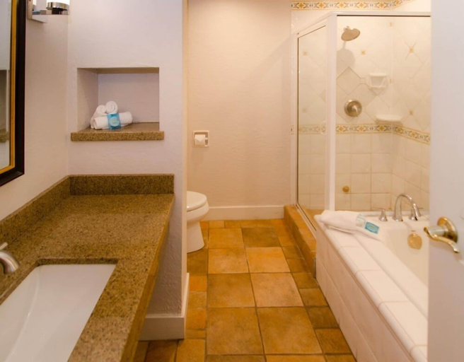 Bathroom 3, Galiano Oceanfront Inn & Spa, Capital