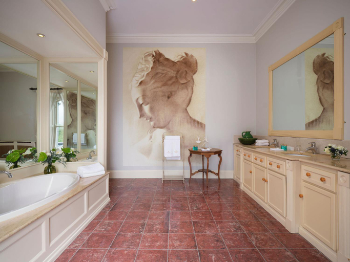 Bathroom 5, Lyrath Estate