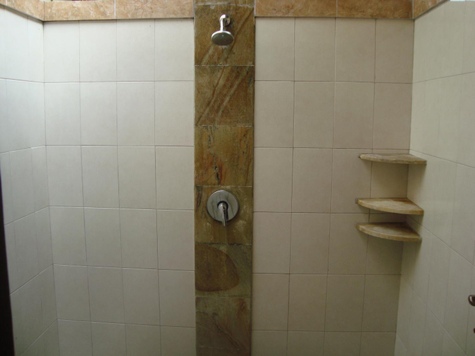 Bathroom 5, Bali Emerald Villas, Denpasar
