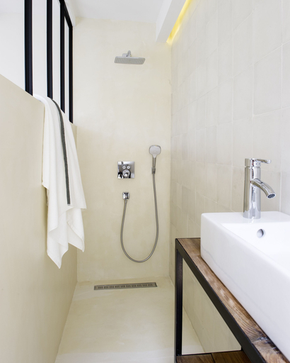 Bathroom 4, Chez Laurence Du Tilly, Calvados