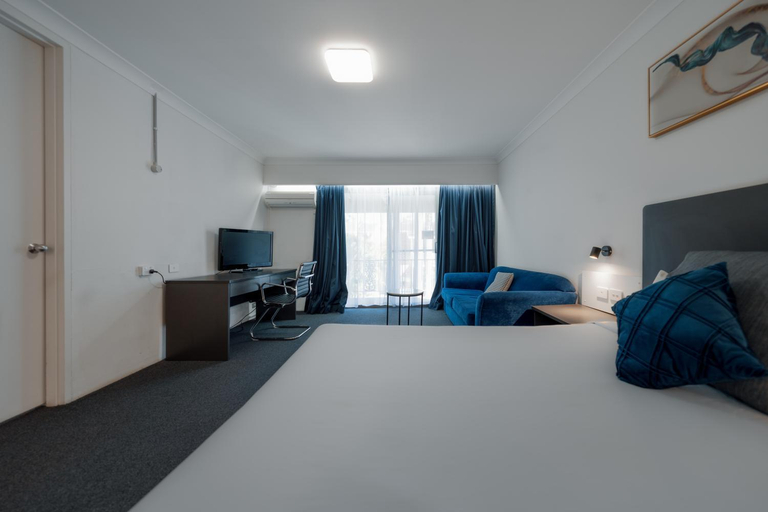 Bedroom 3, Gosford Resort and Conference Center, Gosford - West