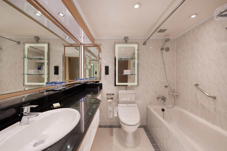 Bathroom 4, The Riviera Hotel Taipei, Taipei City