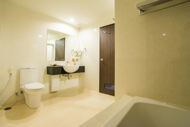 Bathroom 19