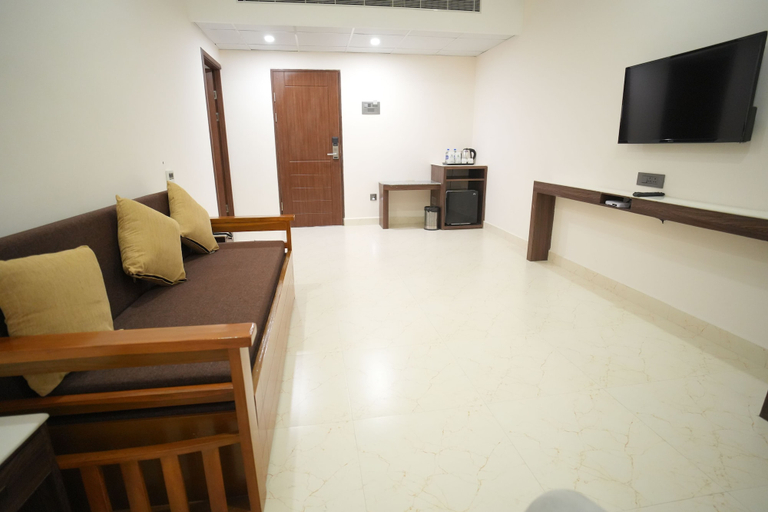 Others 4, Hotel Seasons, Tiruvannamalai