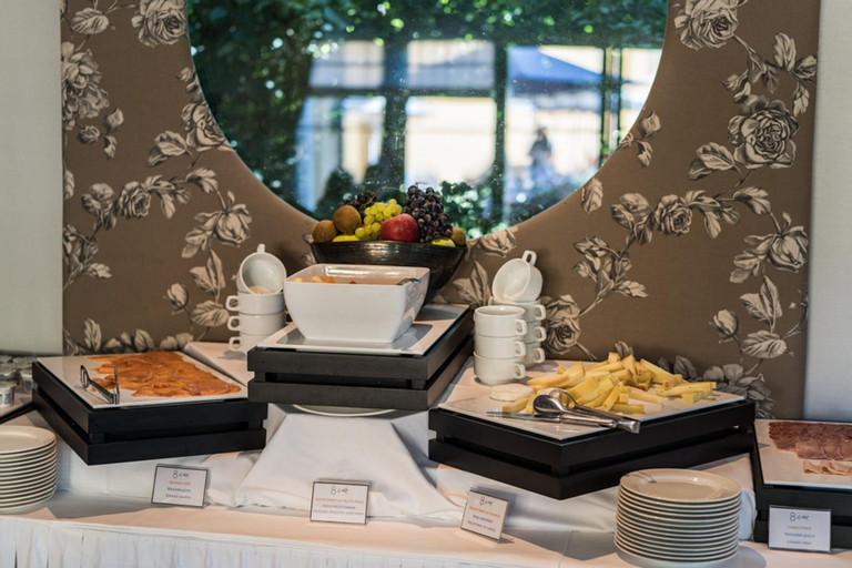 Food & Drinks 7