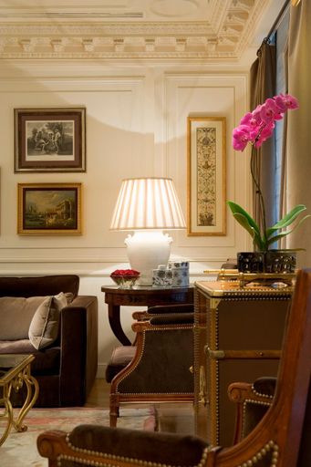 Public Area 3, Hotel Francois Premier, Paris