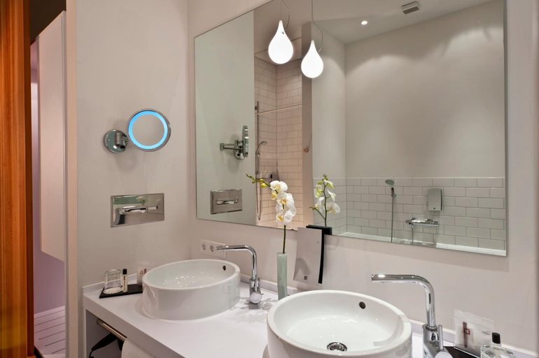 Bathroom 3, Wyndham Garden Berlin Mitte, Berlin