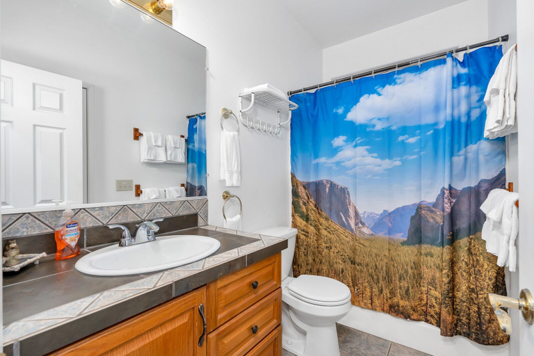 Bathroom 3, Yosemite Woods - Charming Upper Unit in Ynp!, Mariposa