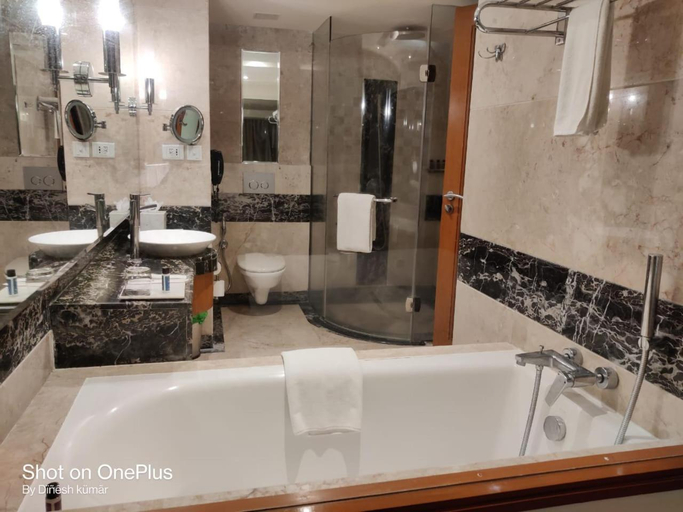 Bathroom 5, Gokulam Grand Hotel & Spa, Bangalore