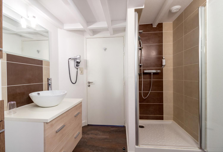 Bathroom 3, La Pommeraie, Ille-et-Vilaine