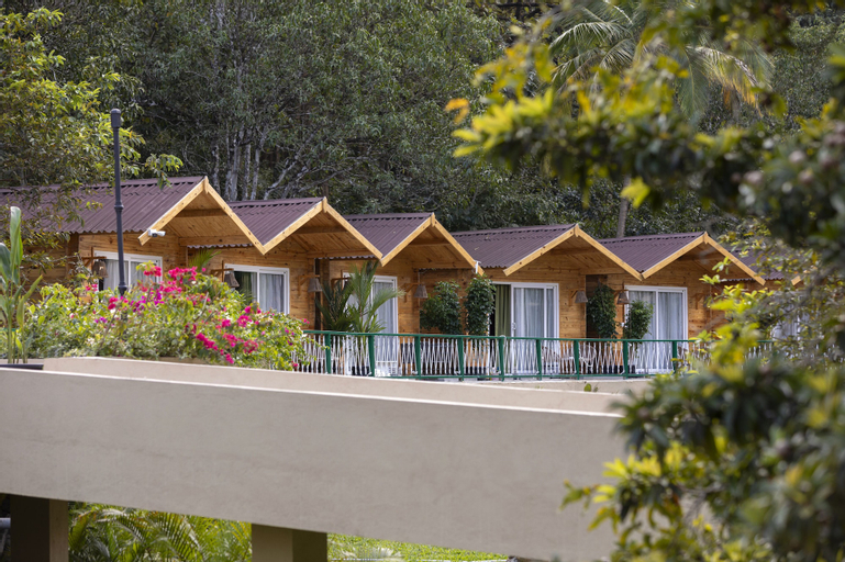 Stone Wood Jungle Resort, Uttara Kannada