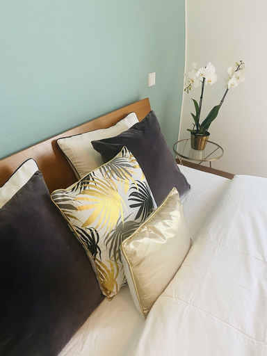 Luxury Green Penthouse Center - Parking, Luxembourg