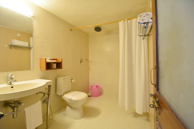 Bathroom 5, Aaram Baagh Pushkar by Pachar Group, Ajmer