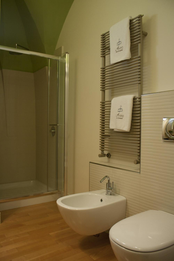 Bathroom 5, Alvino Suite & Breakfast, Lecce