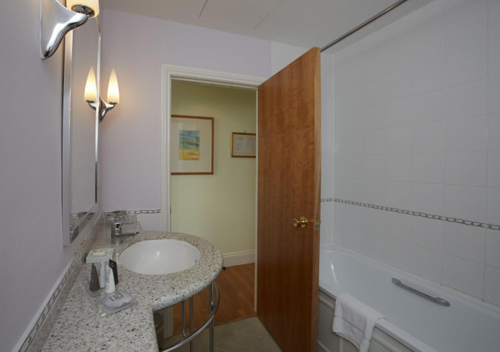 Bathroom 4, The Angel Hotel, Monmouthshire