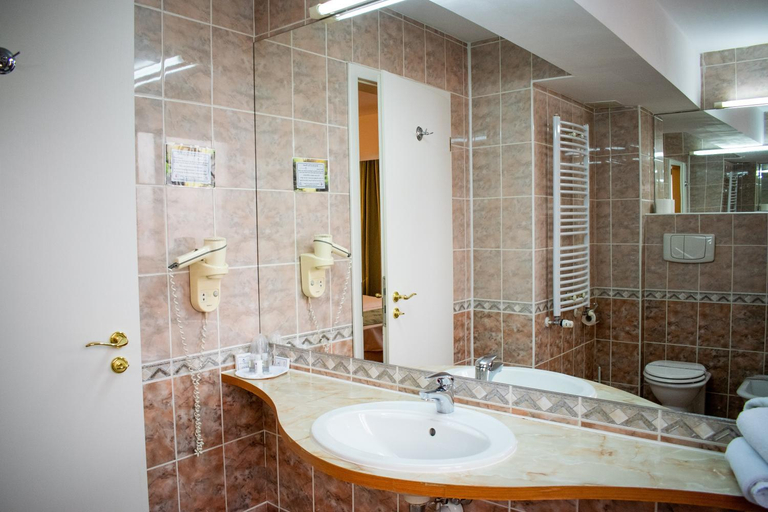 Bathroom 4, Atrium Hotel Bucharest City Center, Municipiul Bucuresti