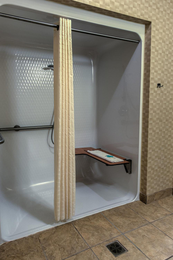 Bathroom 4, MainStay Suites St. Robert - Fort Leonard Wood, Pulaski