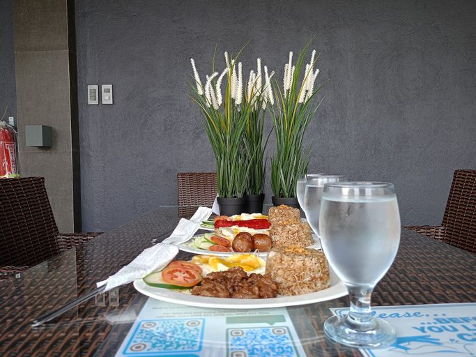 Food & Drinks 5, DE PORCH, Bolinao