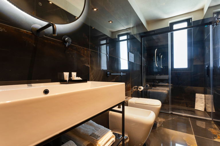 Bathroom 4, Etrus Boutique Room & Rooftop, Salerno