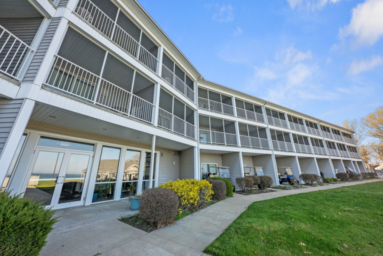 Exterior & Views 2, Bayshore Resort at Put-in-Bay, Ottawa