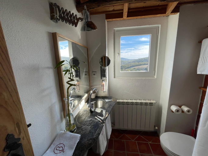 Bathroom 4, Quinta do Barrieiro - Art Selection by Maria Leal da Costa, Marvão