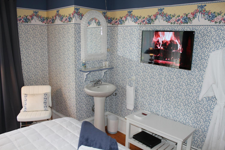 Bedroom 2, Auberge La belle Victorienne, Memphrémagog