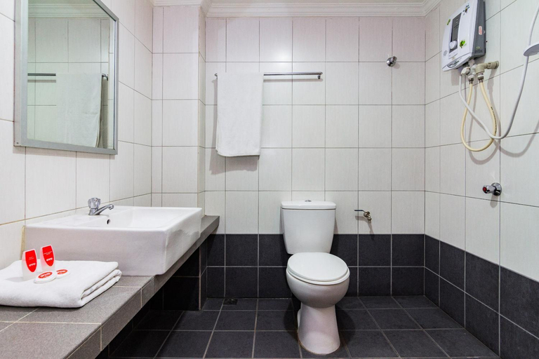 Bathroom 4, Hotel O New Sabah, Kota Kinabalu