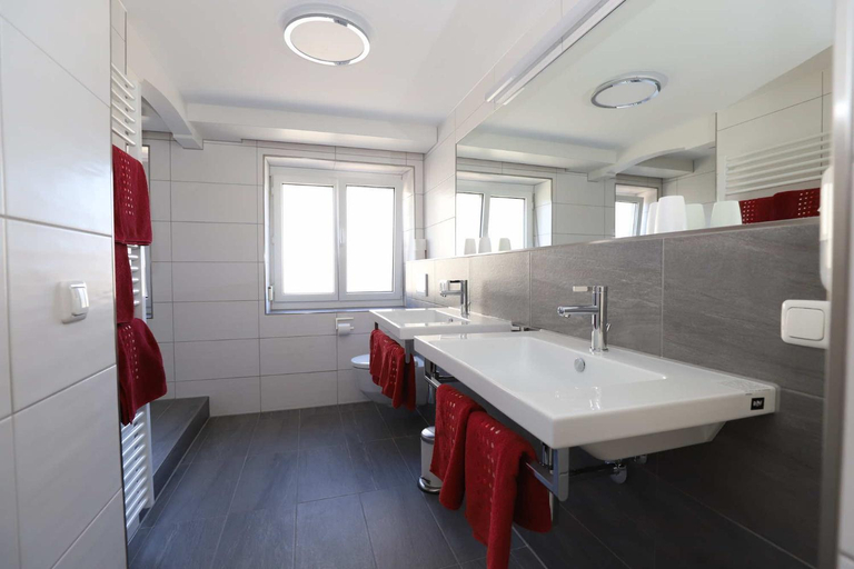 Bathroom, KAISERS das kleine Stadthotel, Oberallgäu