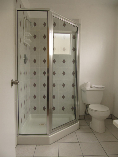 Bathroom 3, Redwood Inn, Sonoma