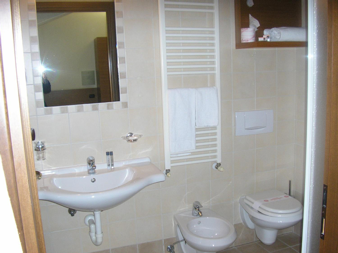 Bathroom 5