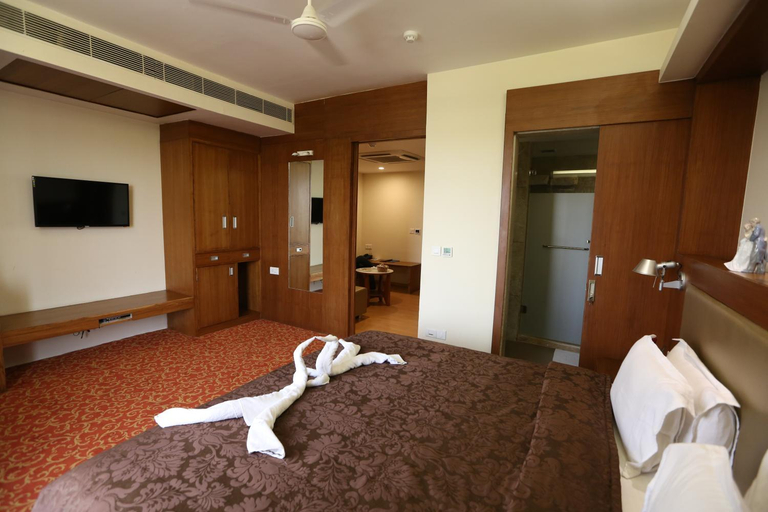 Bedroom 3, Hotel Silver Cloud, Ahmadabad