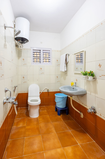 Bathroom, Shree Miththam Apartment, Bangalore