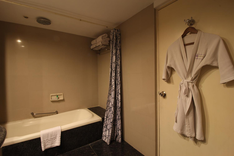 Bathroom 4, Hotel Minerva Grand Secunderabad, Hyderabad