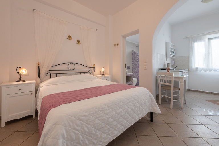 Bedroom 4, Reverie Santorini Hotel, South Aegean