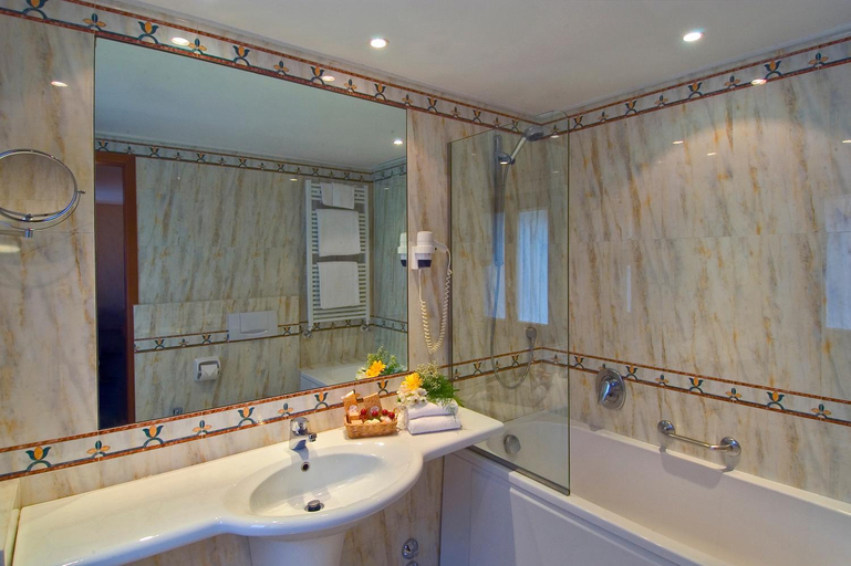 Bathroom 4, Hotel Concordia, Venezia