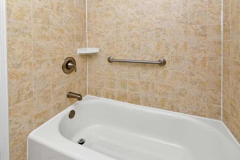 Bathroom 4, Brighton Suites Hotel, Sussex
