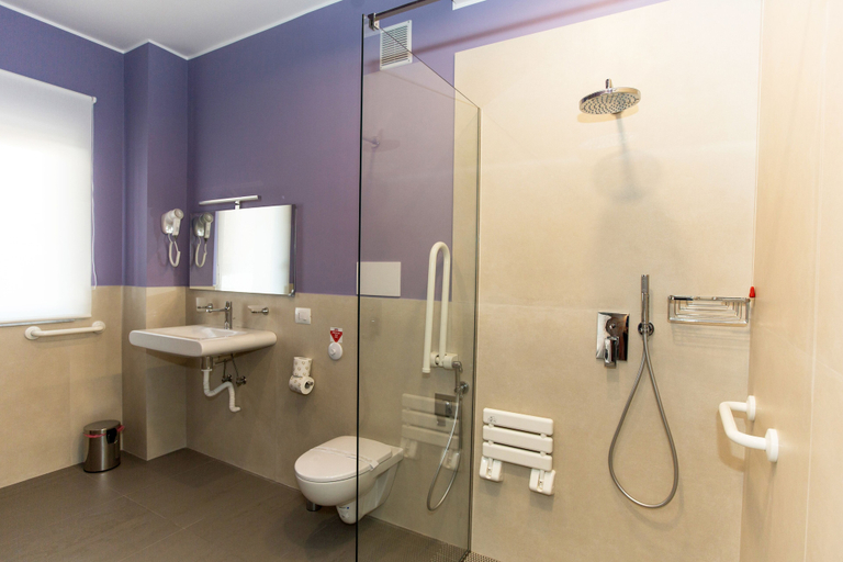 Bathroom 3, Malu Suites, Messina