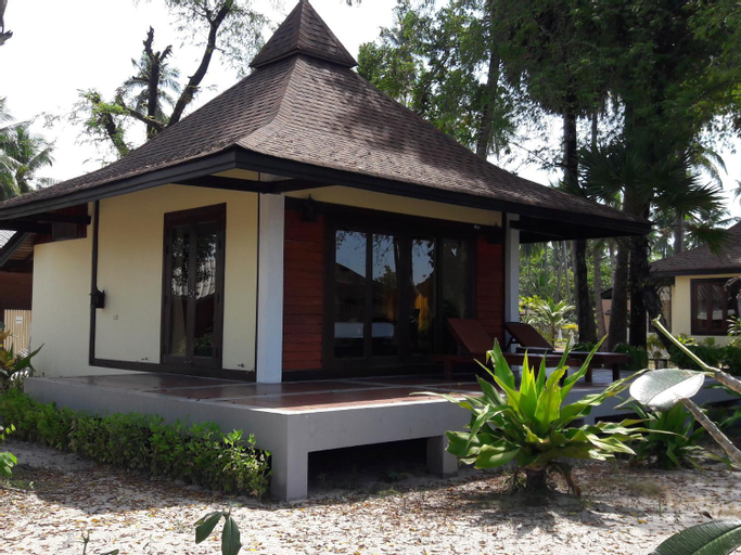 Exterior 9