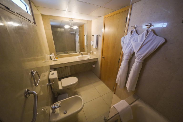 Bathroom 4, Casa D'or Hotel, Beirut