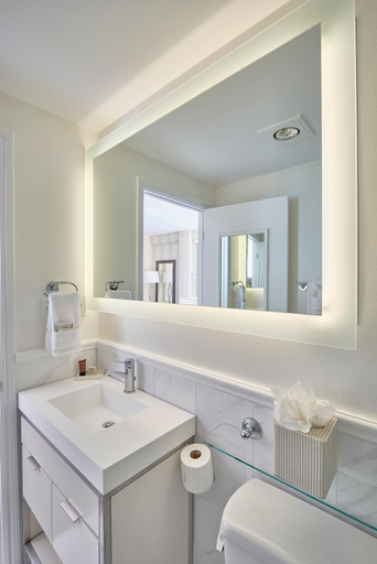 Bathroom 5, Inn At Union Square, San Francisco